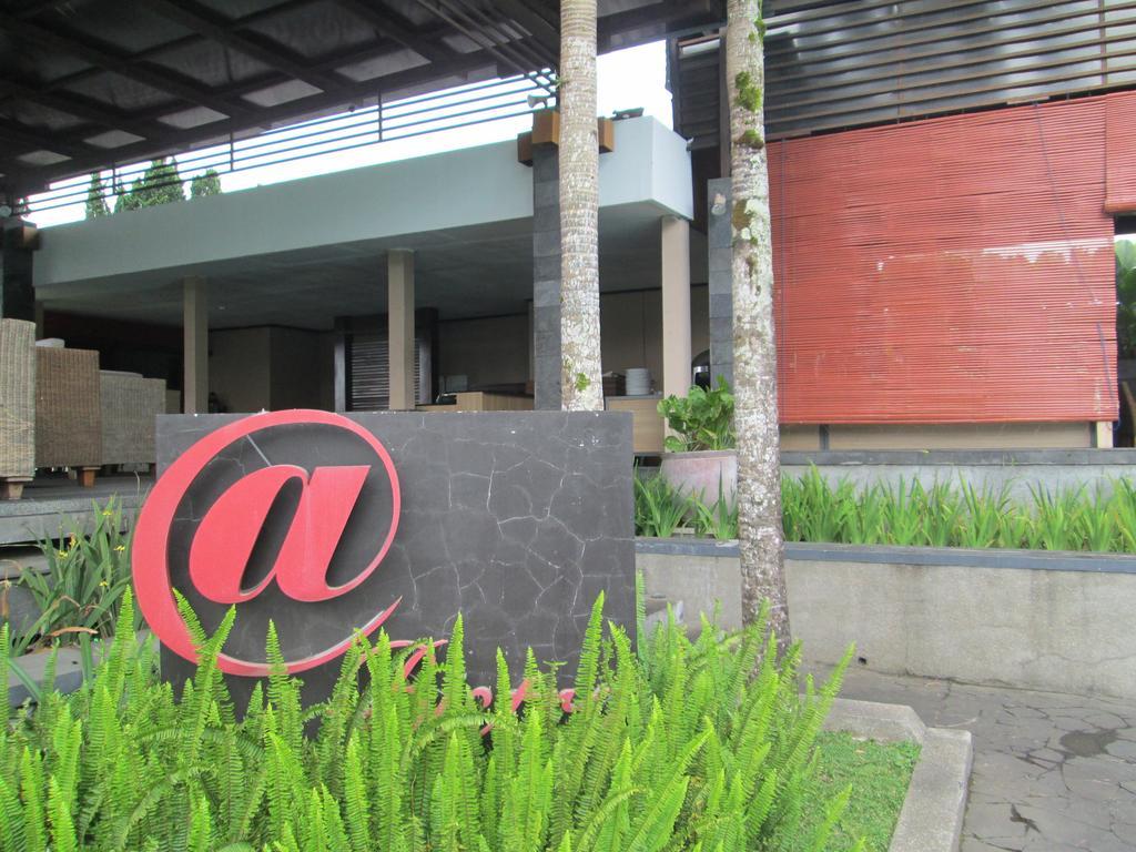 Grand Hotel Lembang Luaran gambar