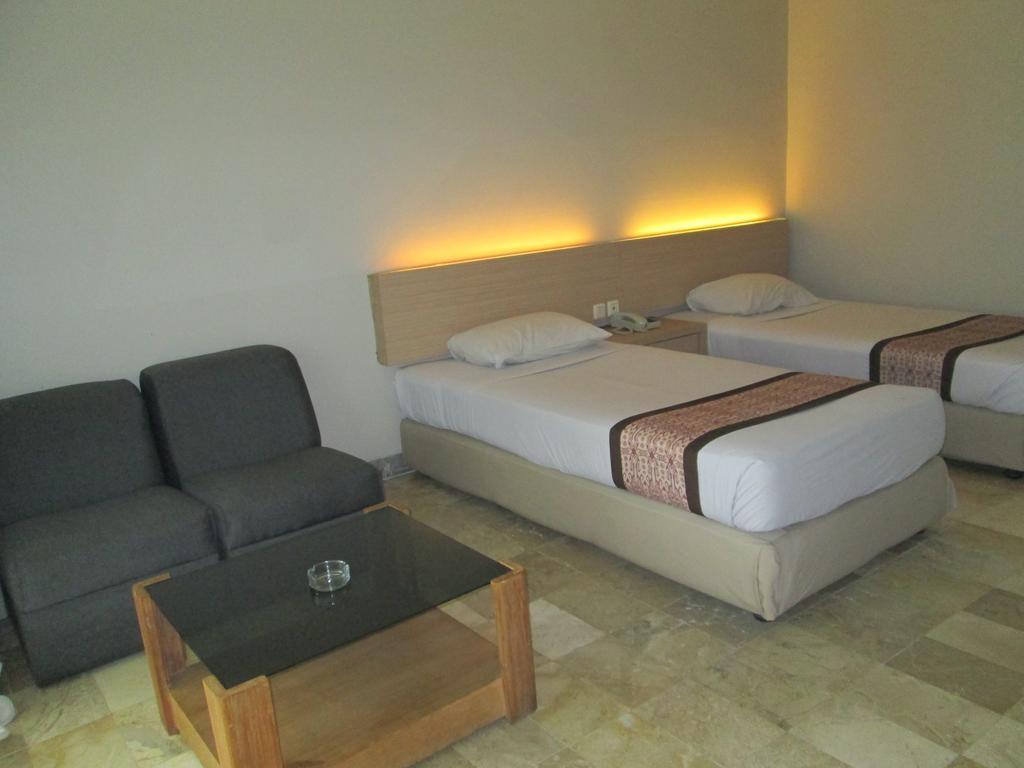 Grand Hotel Lembang Luaran gambar