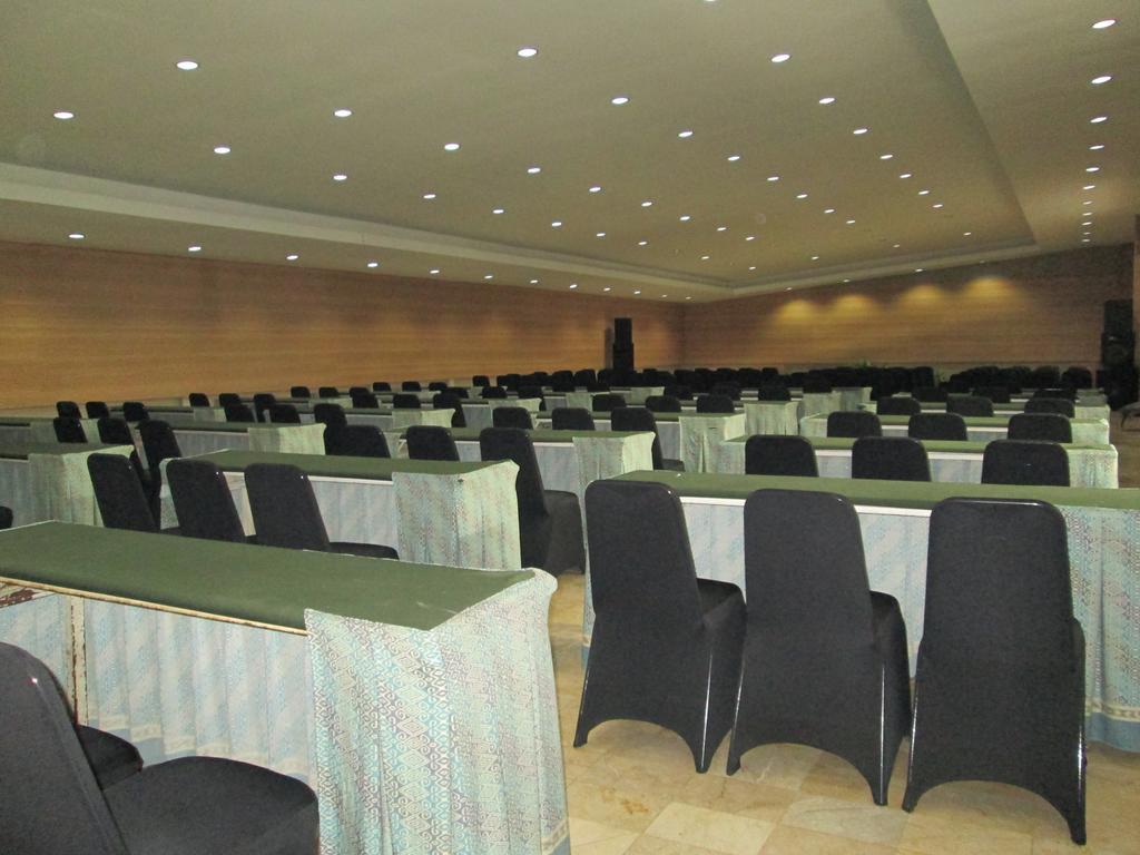 Grand Hotel Lembang Luaran gambar