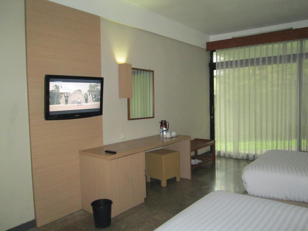 Grand Hotel Lembang Luaran gambar