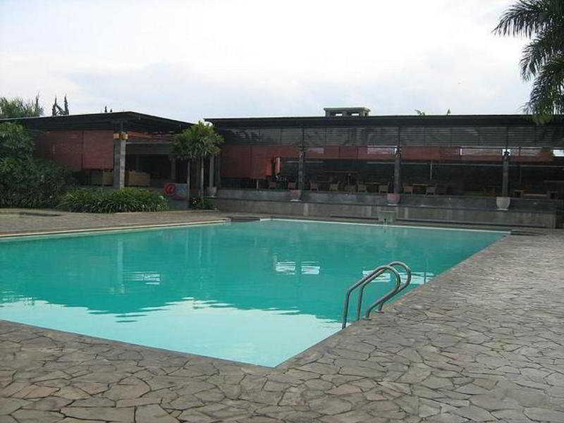 Grand Hotel Lembang Luaran gambar
